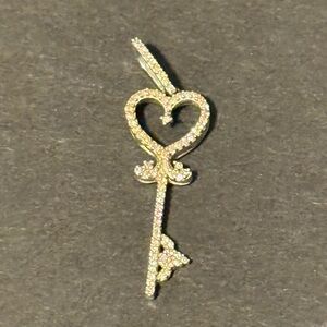 Elegant White Gold Heart & Diamond Key Pendant (10K)